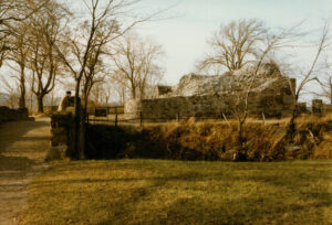 Die verfallenden Reste des Pulverturms im Jahr 1983